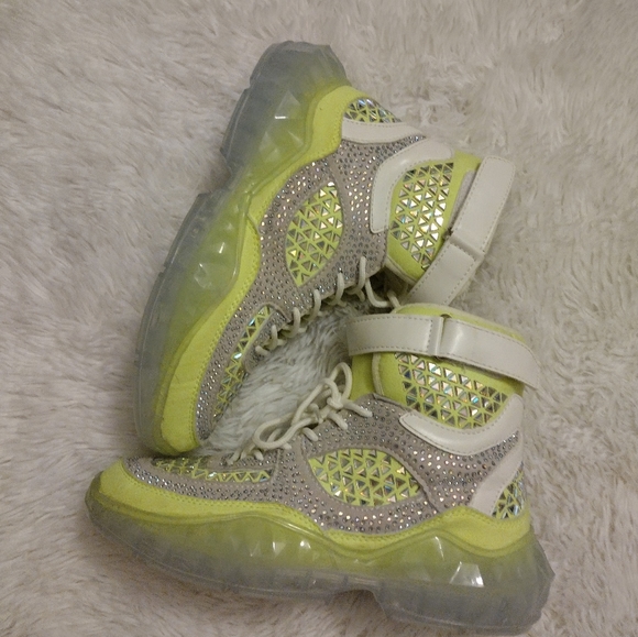 Cape Robbin Shoes - Cape Robbin Vada Rhinestone Embellished Sneakers Lime Green Size 6 🆕